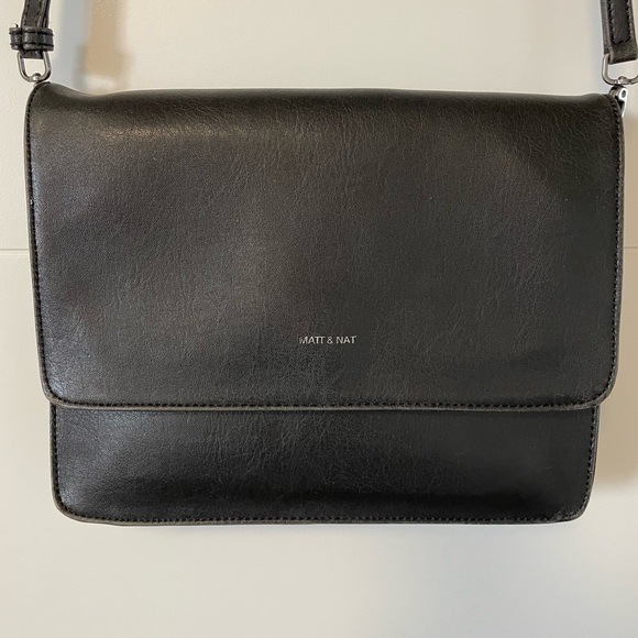 Matt&Nat black vegan leather crossover bag/purse. 8.5x11 inches. - Picture 2 of 4